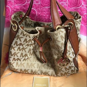 USED MICHAEL KORS HANDBAG